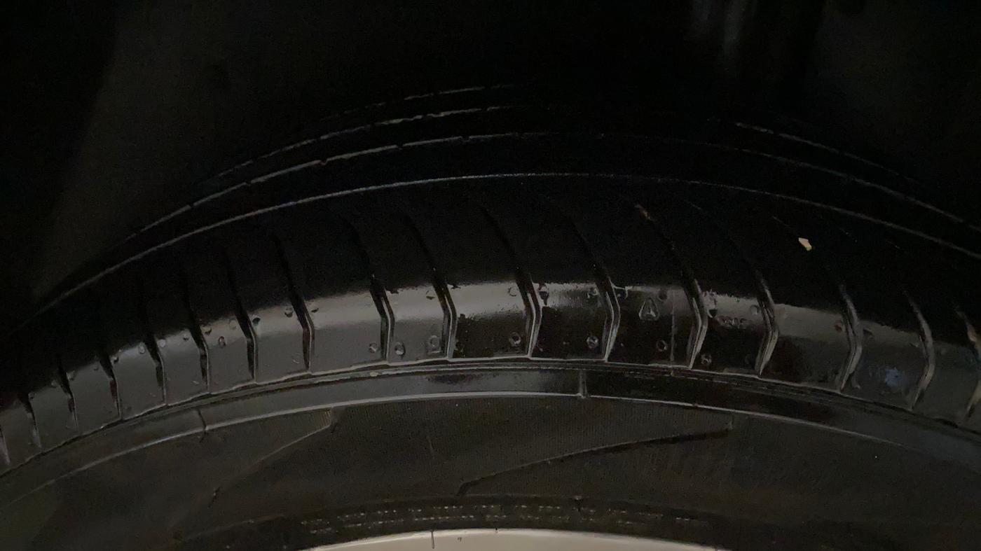 2021 MG HECTOR PLUS SHARP 1.5 PETROL TURBO CVT 6-STR, Petrol, Automatic, 1,14,945 km, Left Rear Tyre Tread