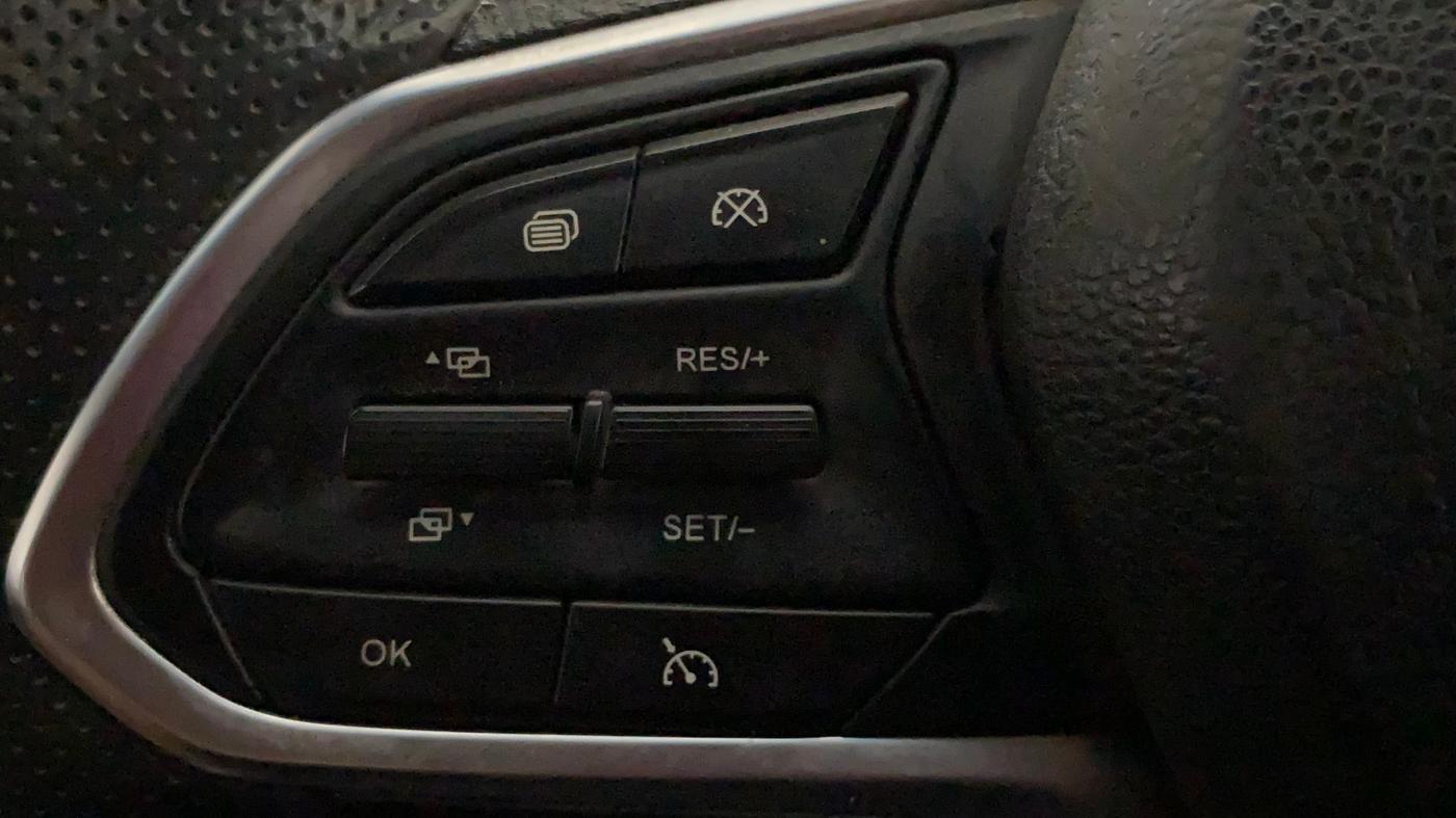 2021 MG HECTOR PLUS SHARP 1.5 PETROL TURBO CVT 6-STR, Petrol, Automatic, 1,14,945 km, Adaptive Cruise Control