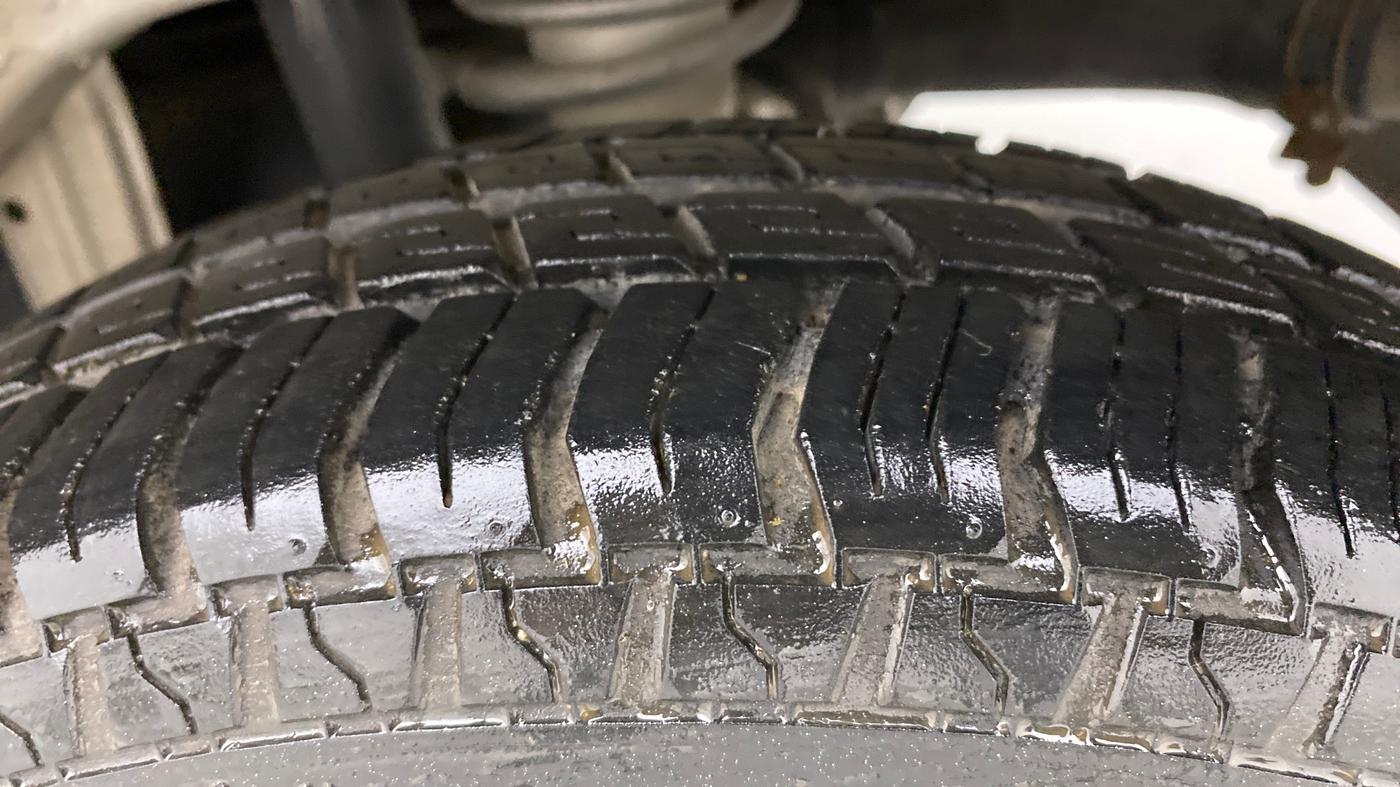 2013 Maruti Alto 800 LXI, Petrol, Manual, 32,083 km, Left Rear Tyre Tread
