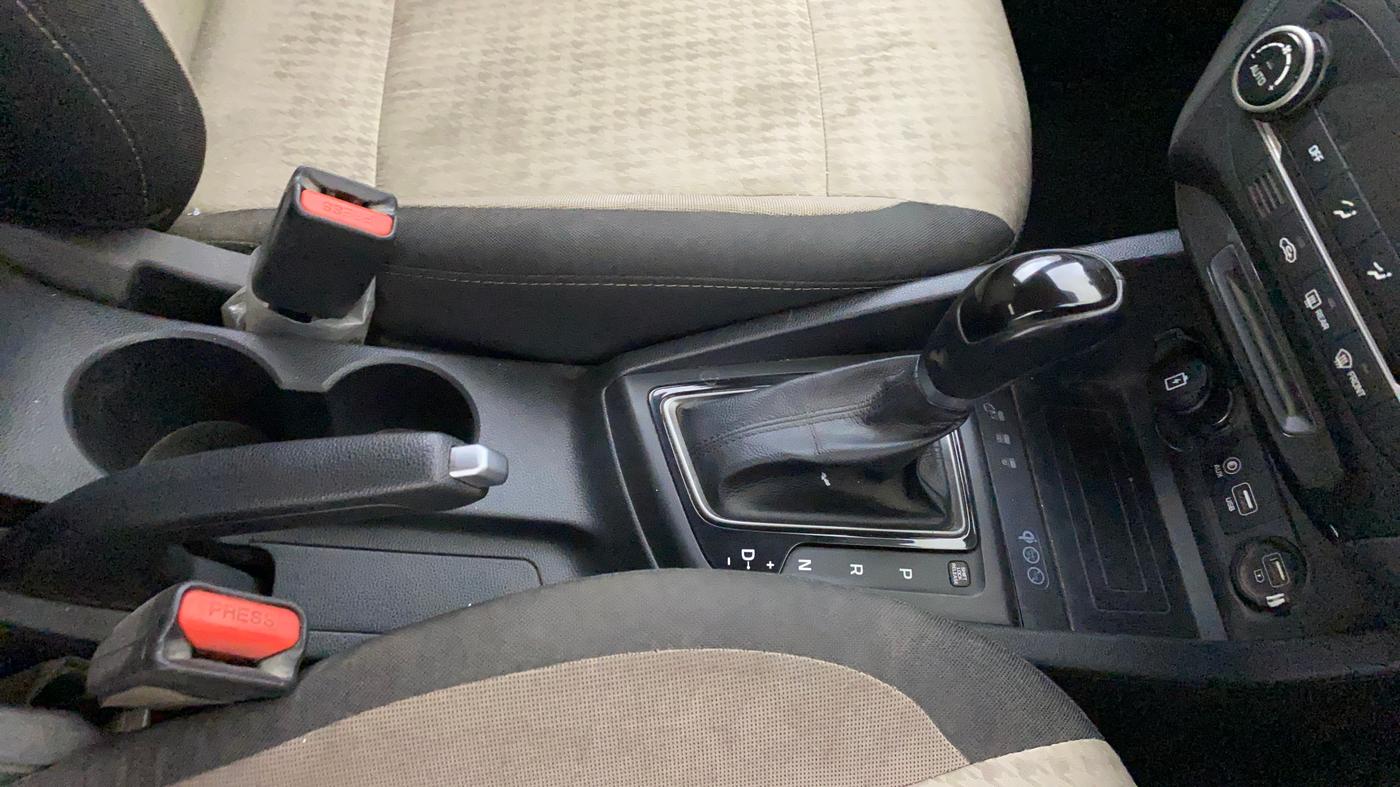 2019 Hyundai Elite i20 ASTA (O) CVT, Petrol, Automatic, 35,757 km, Gear Lever