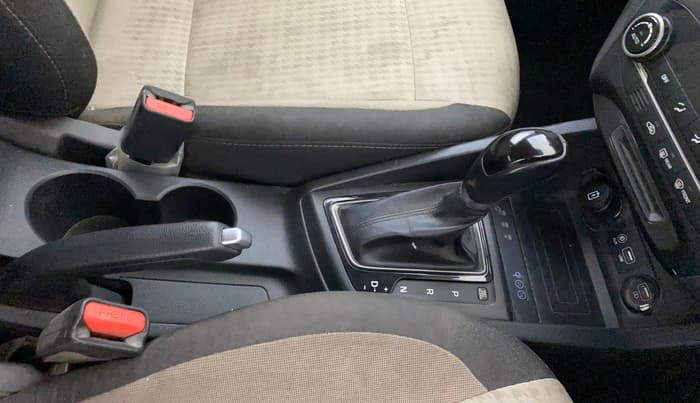 2019 Hyundai Elite i20 ASTA (O) CVT, Petrol, Automatic, 35,757 km, Gear Lever