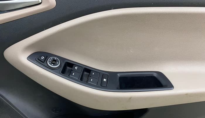 2019 Hyundai Elite i20 ASTA (O) CVT, Petrol, Automatic, 35,757 km, Driver Side Door Panels Control