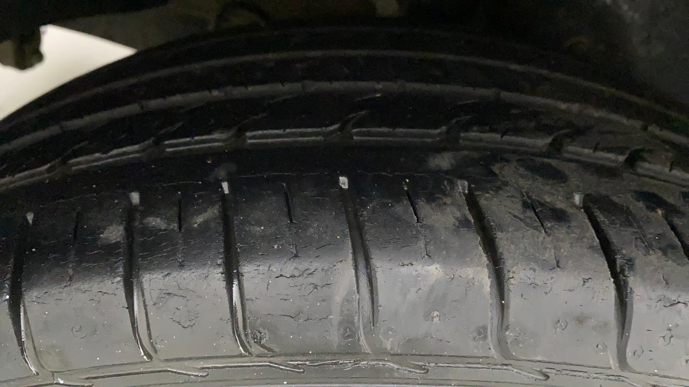 2015 Hyundai Creta S 1.6 PETROL, Petrol, Manual, 45,286 km, Right Rear Tyre Tread