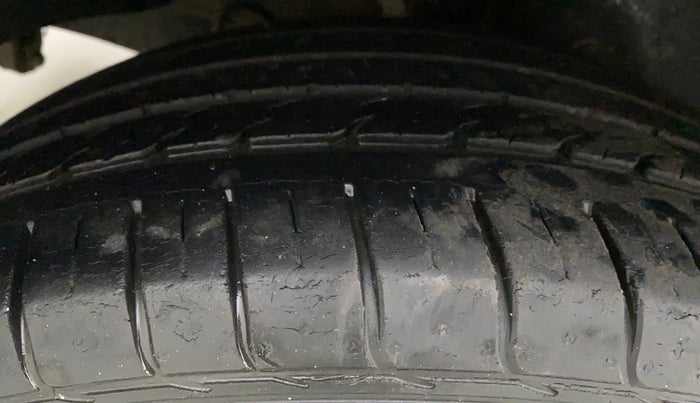 2015 Hyundai Creta S 1.6 PETROL, Petrol, Manual, 45,286 km, Right Rear Tyre Tread