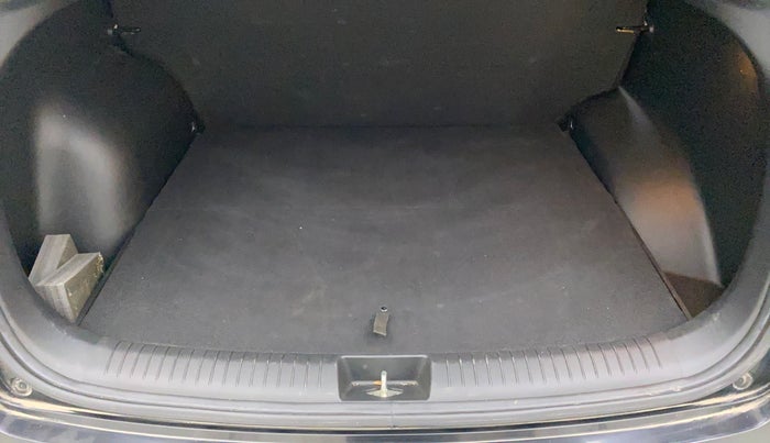 2015 Hyundai Creta S 1.6 PETROL, Petrol, Manual, 45,286 km, Boot Inside