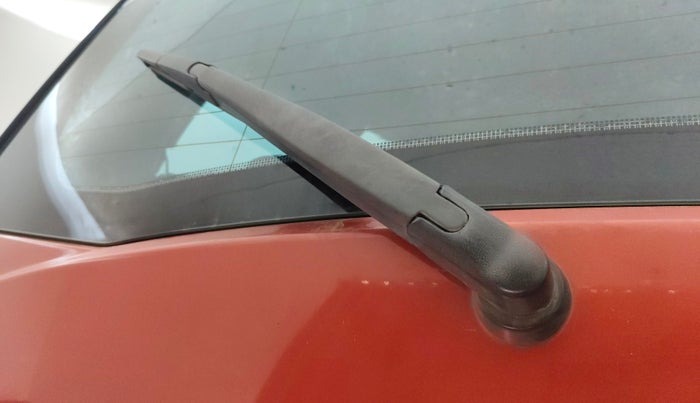 2017 Mahindra XUV500 W9, Diesel, Manual, 1,40,263 km, Rear Wiper