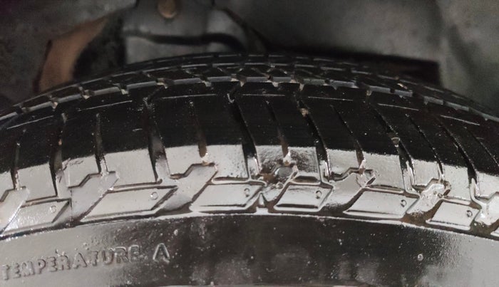 2017 Mahindra XUV500 W9, Diesel, Manual, 1,40,263 km, Right Rear Tyre Tread