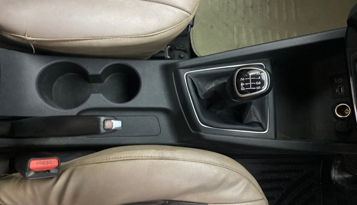 2016 Hyundai Elite i20 MAGNA 1.4 CRDI, Diesel, Manual, 1,12,140 km, Gear Lever