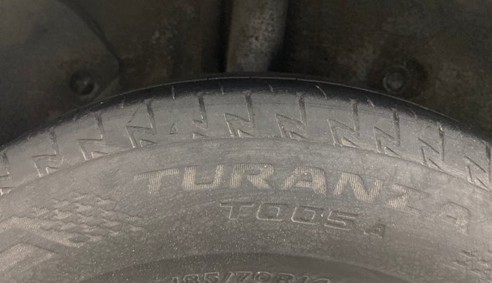 2016 Hyundai Elite i20 MAGNA 1.4 CRDI, Diesel, Manual, 1,12,140 km, Right Rear Tyre Tread