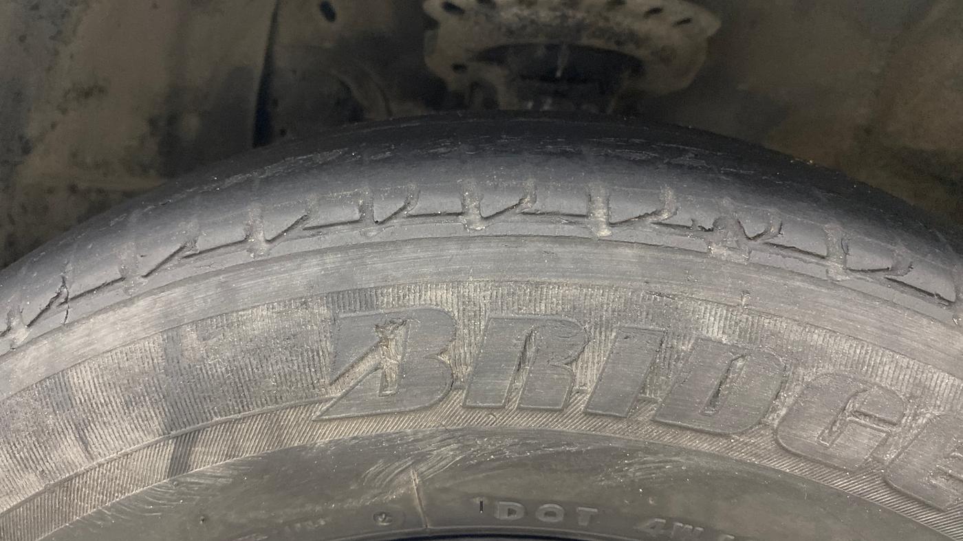 2016 Hyundai Elite i20 MAGNA 1.4 CRDI, Diesel, Manual, 1,12,140 km, Left Front Tyre Tread