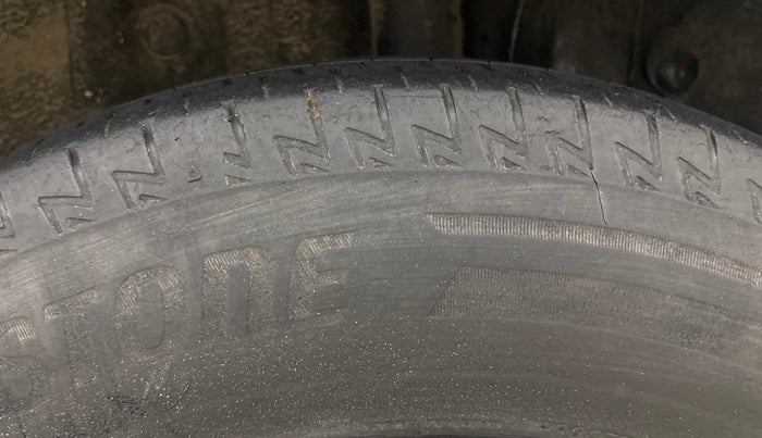 2016 Hyundai Elite i20 MAGNA 1.4 CRDI, Diesel, Manual, 1,12,140 km, Left Rear Tyre Tread