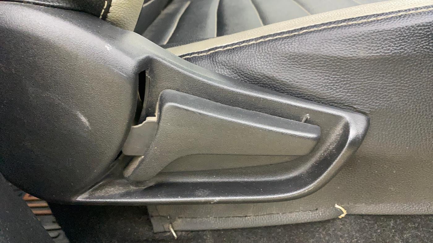 2020 Maruti S PRESSO VXI+, Petrol, Manual, 53,915 km, Driver Side Adjustment Panel