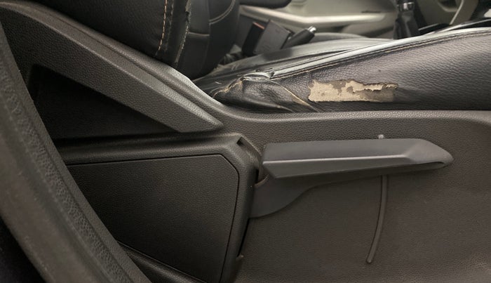 2014 Ford Ecosport TITANIUM 1.0L ECOBOOST, Petrol, Manual, 72,346 km, Driver Side Adjustment Panel