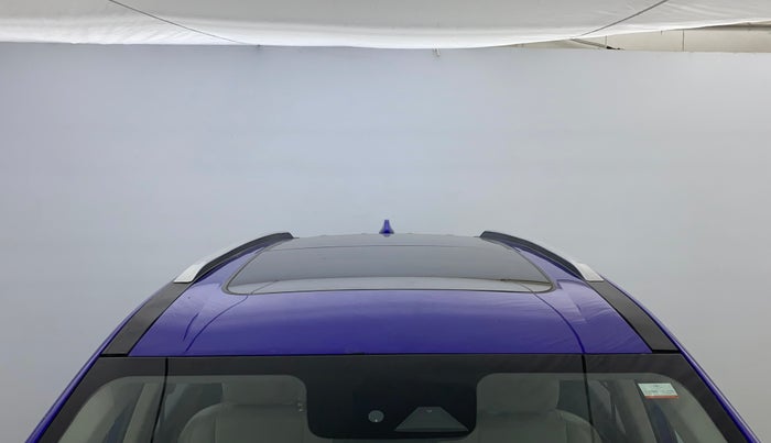 2021 Mahindra XUV700 AX 7 LUXURY P AT 7 STR, Petrol, Automatic, 1,21,757 km, Moonroof/ Sunroof