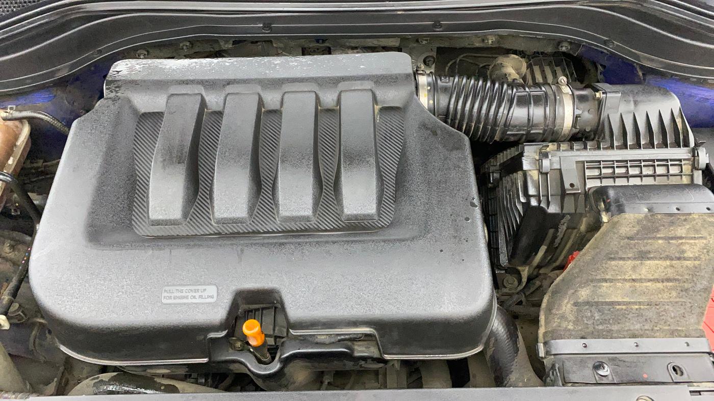 2021 Mahindra XUV700 AX 7 LUXURY P AT 7 STR, Petrol, Automatic, 1,21,757 km, Engine View
