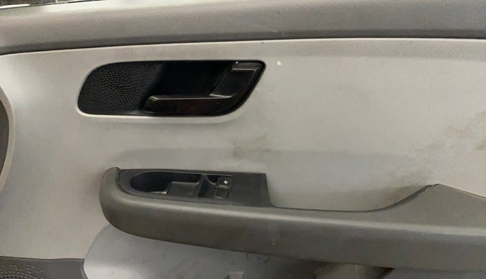 2020 Tata ALTROZ XE PETROL, Petrol, Manual, 61,819 km, Driver Side Door Panels Control