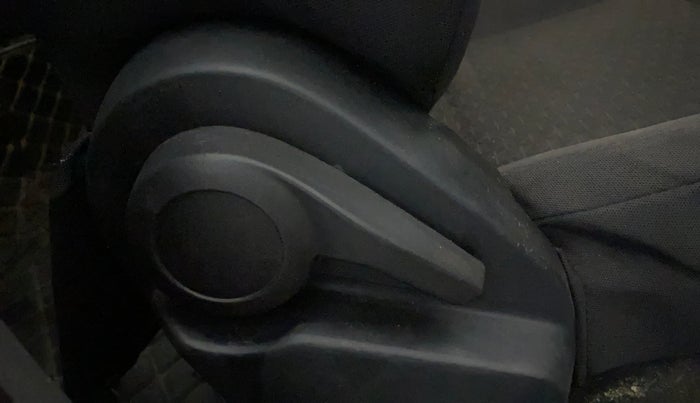 2020 Tata ALTROZ XE PETROL, Petrol, Manual, 61,819 km, Driver Side Adjustment Panel