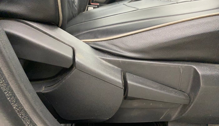 2023 Nissan MAGNITE XV MT, Petrol, Manual, 37,260 km, Driver Side Adjustment Panel