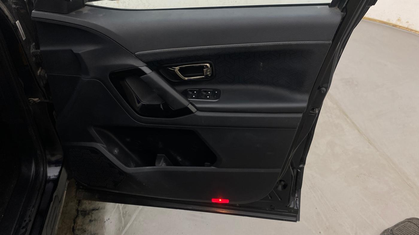 2022 Tata Harrier XZ PLUS 2.0L DARK EDITION, Diesel, Manual, 65,617 km, Driver Side Door Panels Control