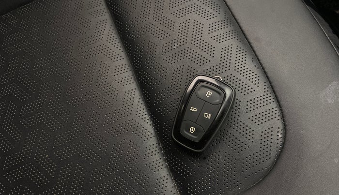 2022 Tata Harrier XZ PLUS 2.0L DARK EDITION, Diesel, Manual, 65,617 km, Key Close Up