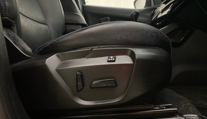 2022 Tata Harrier XZ PLUS 2.0L DARK EDITION, Diesel, Manual, 65,617 km, Driver Side Adjustment Panel