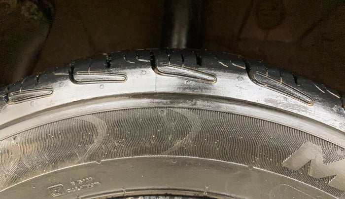 2014 Hyundai Grand i10 SPORTZ 1.2 KAPPA VTVT, Petrol, Manual, 96,484 km, Right Rear Tyre Tread