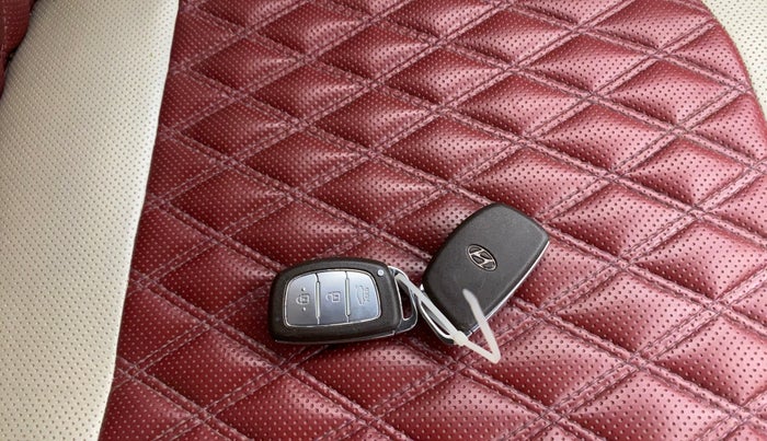 2014 Hyundai Grand i10 SPORTZ 1.2 KAPPA VTVT, Petrol, Manual, 96,484 km, Key Close Up