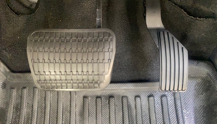 2020 Tata NEXON XZA PLUS SUNROOF DIESEL, Diesel, Automatic, 60,307 km, Pedals