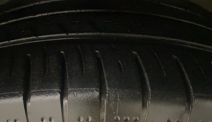 2020 Tata NEXON XZA PLUS SUNROOF DIESEL, Diesel, Automatic, 60,307 km, Right Front Tyre Tread