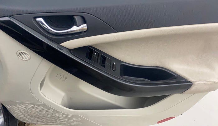 2020 Tata NEXON XZA PLUS SUNROOF DIESEL, Diesel, Automatic, 60,307 km, Driver Side Door Panels Control