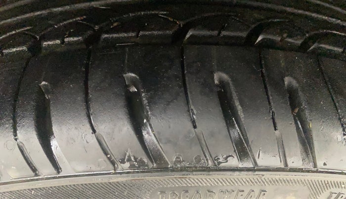 2014 Hyundai Grand i10 SPORTZ 1.2 KAPPA VTVT, Petrol, Manual, 41,453 km, Left Front Tyre Tread