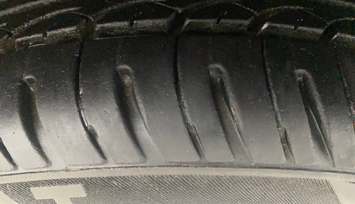 2014 Hyundai Grand i10 SPORTZ 1.2 KAPPA VTVT, Petrol, Manual, 41,453 km, Right Front Tyre Tread