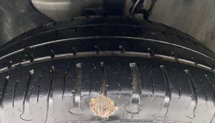 2018 Hyundai Elite i20 MAGNA 1.2, CNG, Manual, 24,973 km, Left Front Tyre Tread