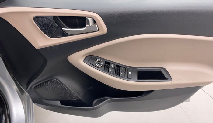 2018 Hyundai Elite i20 MAGNA 1.2, CNG, Manual, 24,973 km, Driver Side Door Panels Control