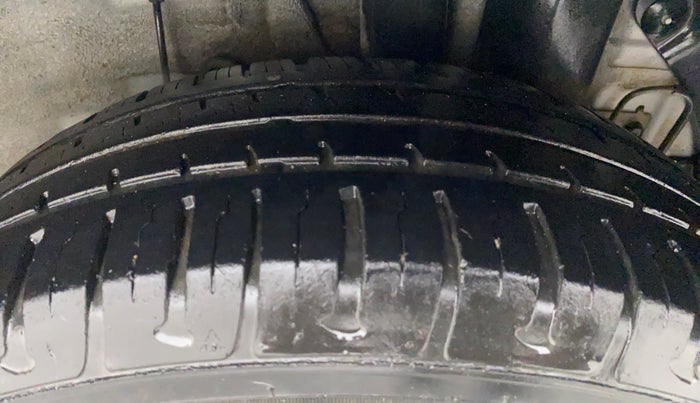 2018 Hyundai Elite i20 MAGNA 1.2, CNG, Manual, 24,973 km, Left Rear Tyre Tread