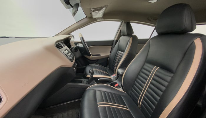 2018 Hyundai Elite i20 MAGNA 1.2, CNG, Manual, 24,973 km, Right Side Front Door Cabin