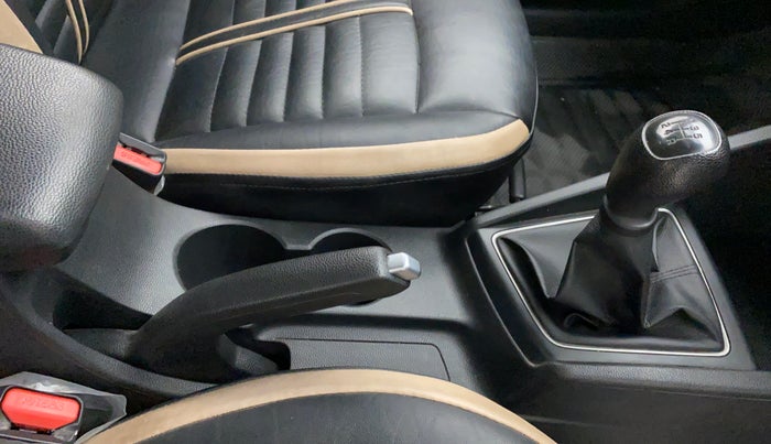 2018 Hyundai Elite i20 MAGNA 1.2, CNG, Manual, 24,973 km, Gear Lever