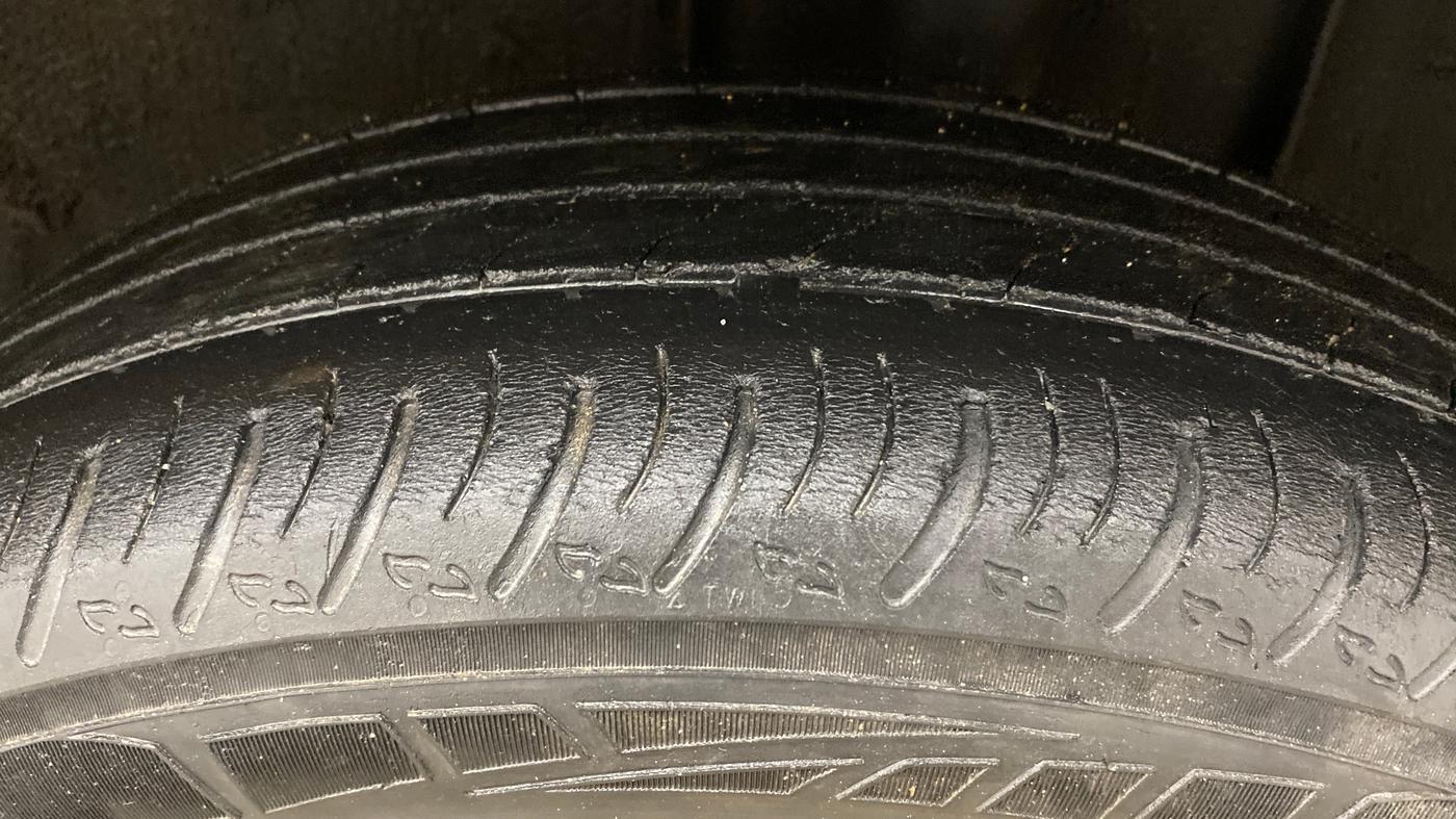 2021 Renault Kiger RXZ TURBO CVT, Petrol, Automatic, 74,919 km, Left Rear Tyre Tread