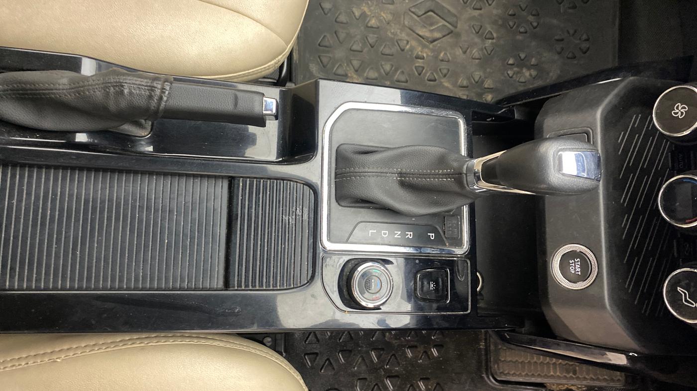 2021 Renault Kiger RXZ TURBO CVT, Petrol, Automatic, 74,919 km, Gear Lever