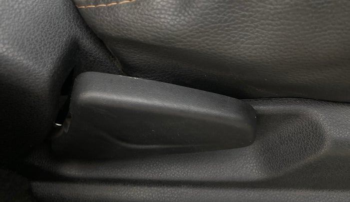 2018 Renault Kwid RXT 1.0 AMT, Petrol, Automatic, 45,654 km, Driver Side Adjustment Panel