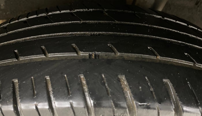 2018 Renault Kwid RXT 1.0 AMT, Petrol, Automatic, 45,654 km, Left Rear Tyre Tread