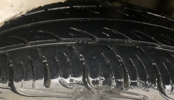 2018 Renault Kwid RXT 1.0 AMT, Petrol, Automatic, 45,654 km, Right Rear Tyre Tread