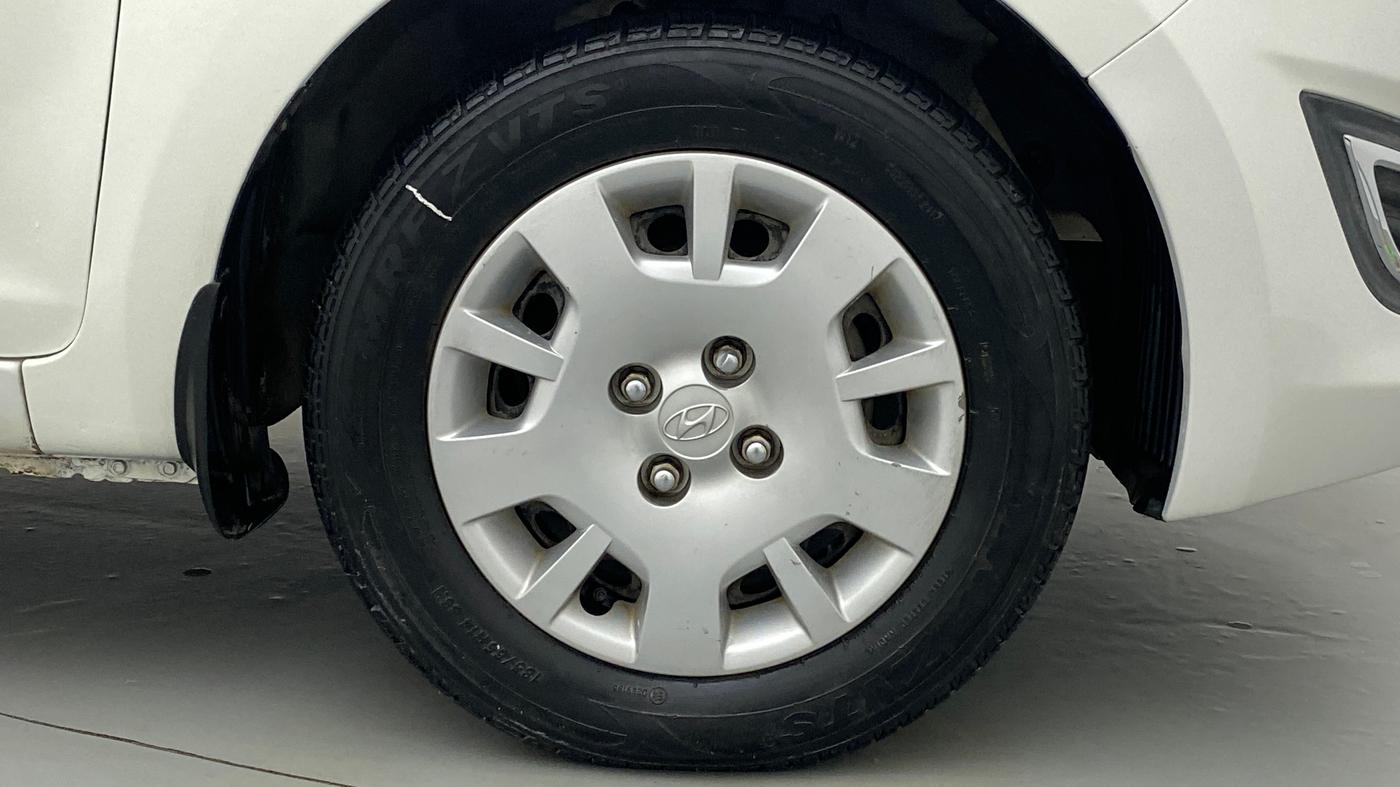 2013 Hyundai i20 MAGNA O 1.2, Petrol, Manual, 58,302 km, Right Front Wheel