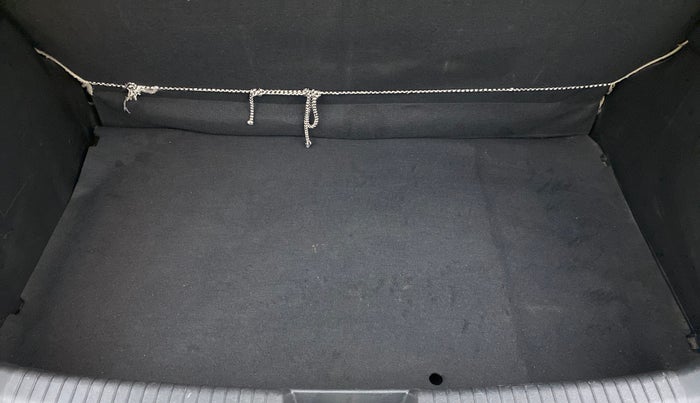 2013 Hyundai i20 MAGNA O 1.2, Petrol, Manual, 58,302 km, Boot Inside