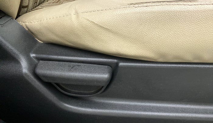 2013 Hyundai i20 MAGNA O 1.2, Petrol, Manual, 58,302 km, Driver Side Adjustment Panel