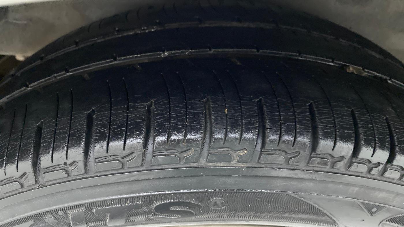 2013 Hyundai i20 MAGNA O 1.2, Petrol, Manual, 58,302 km, Right Rear Tyre Tread