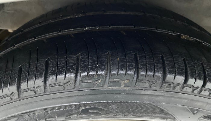 2013 Hyundai i20 MAGNA O 1.2, Petrol, Manual, 58,302 km, Right Rear Tyre Tread