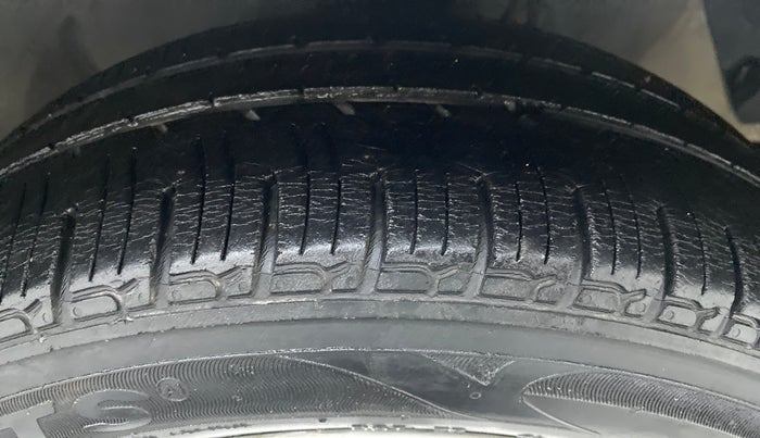 2013 Hyundai i20 MAGNA O 1.2, Petrol, Manual, 58,302 km, Right Front Tyre Tread