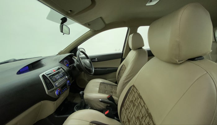 2013 Hyundai i20 MAGNA O 1.2, Petrol, Manual, 58,302 km, Right Side Front Door Cabin