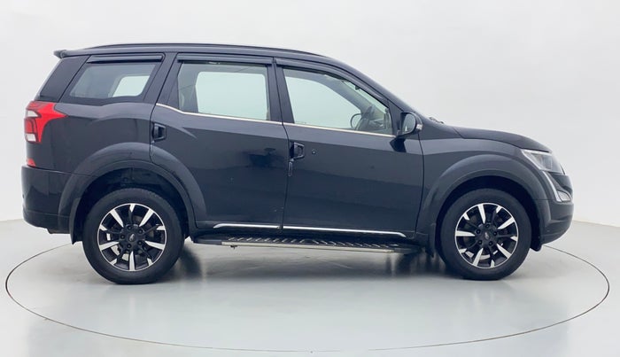 2018 Mahindra XUV500 W11 (O), Diesel, Manual, 89,157 km, Right Side View